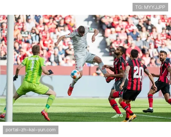 勒沃库森客场三球完胜莱比锡 希克维尔茨联手击破主场不败金身